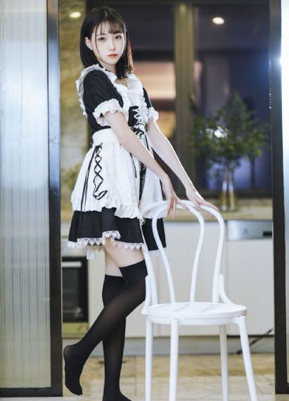 00后女警被审讯对象气到捶墙