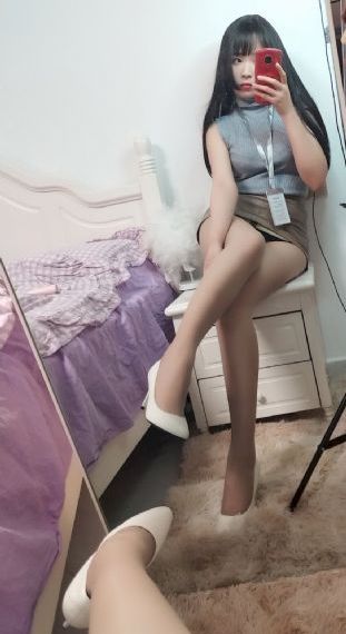 韩剧《她很漂亮》