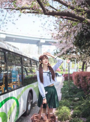 篮球场铺塑胶价格表