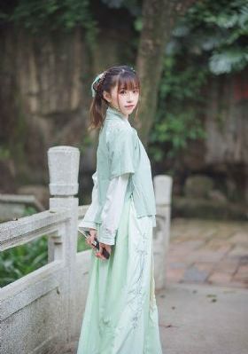 法国电影《触不可及》