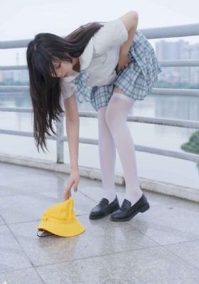 下雨天的车站避雨2动画片