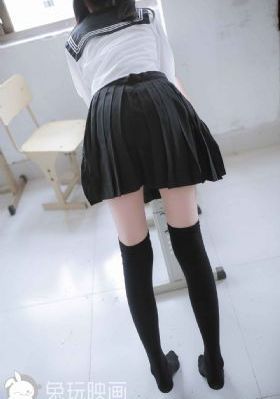 花城谢怜树上塞花瓣