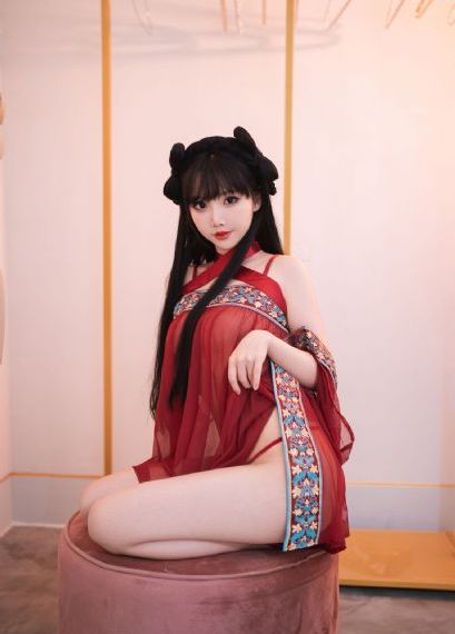 不扣钮的女孩