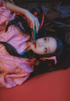 闪婚后夫人每天都在线打脸短剧